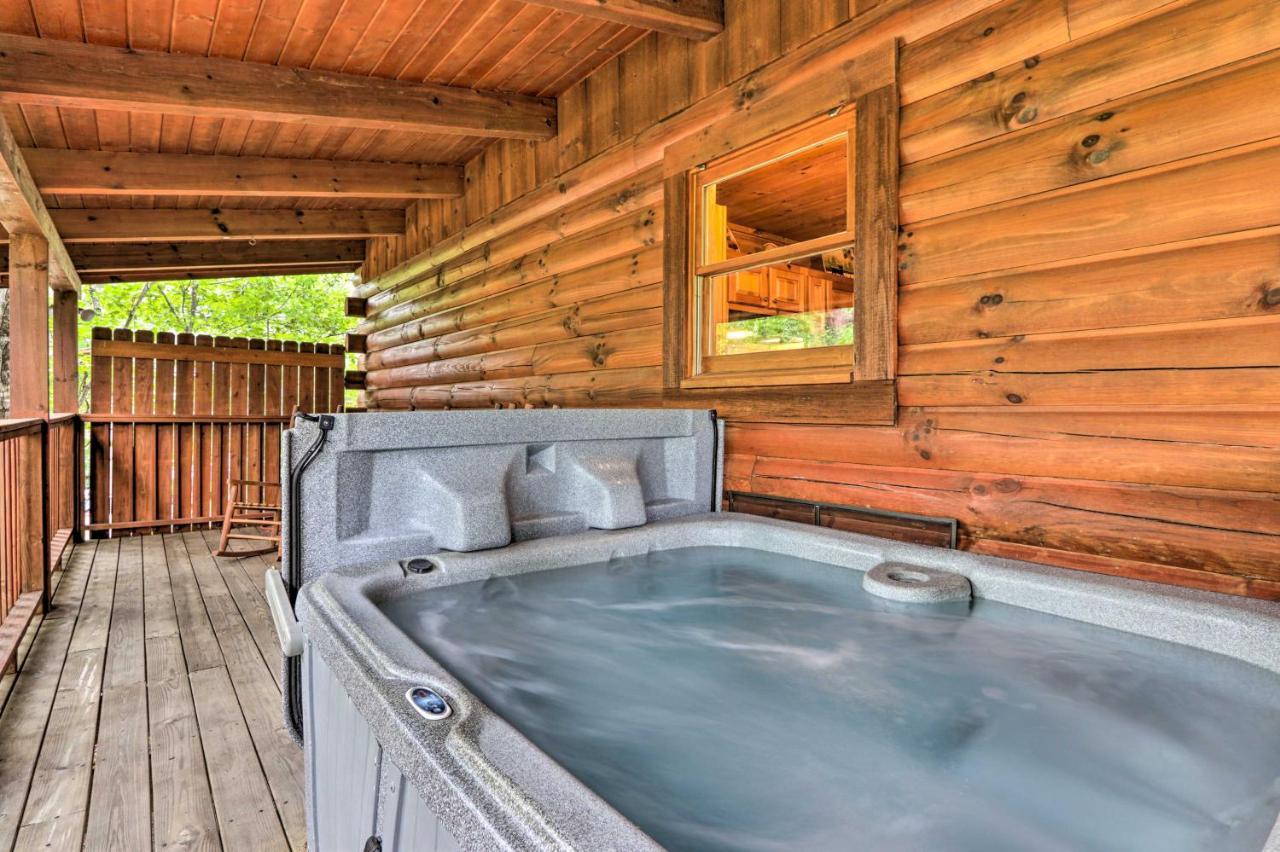 Cabin With Deck And Fireplace Less Than 3 Mi To Dollywood! Пиджен Фордж Екстериор снимка