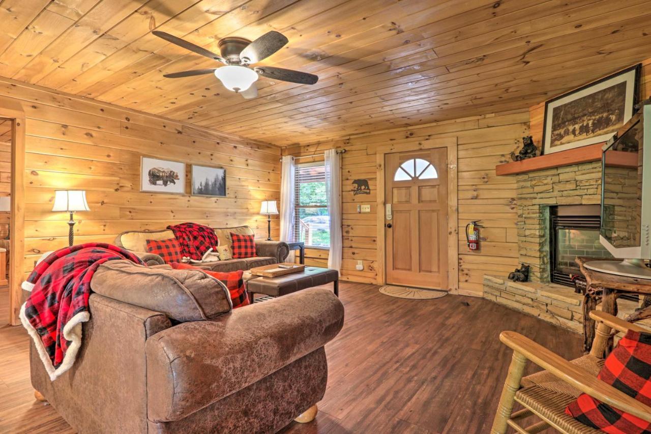 Cabin With Deck And Fireplace Less Than 3 Mi To Dollywood! Пиджен Фордж Екстериор снимка