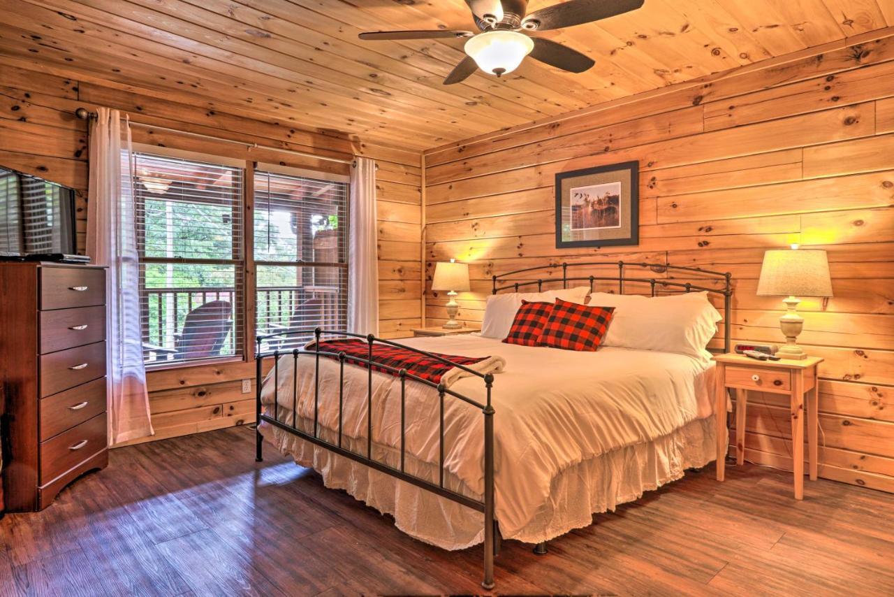 Cabin With Deck And Fireplace Less Than 3 Mi To Dollywood! Пиджен Фордж Екстериор снимка