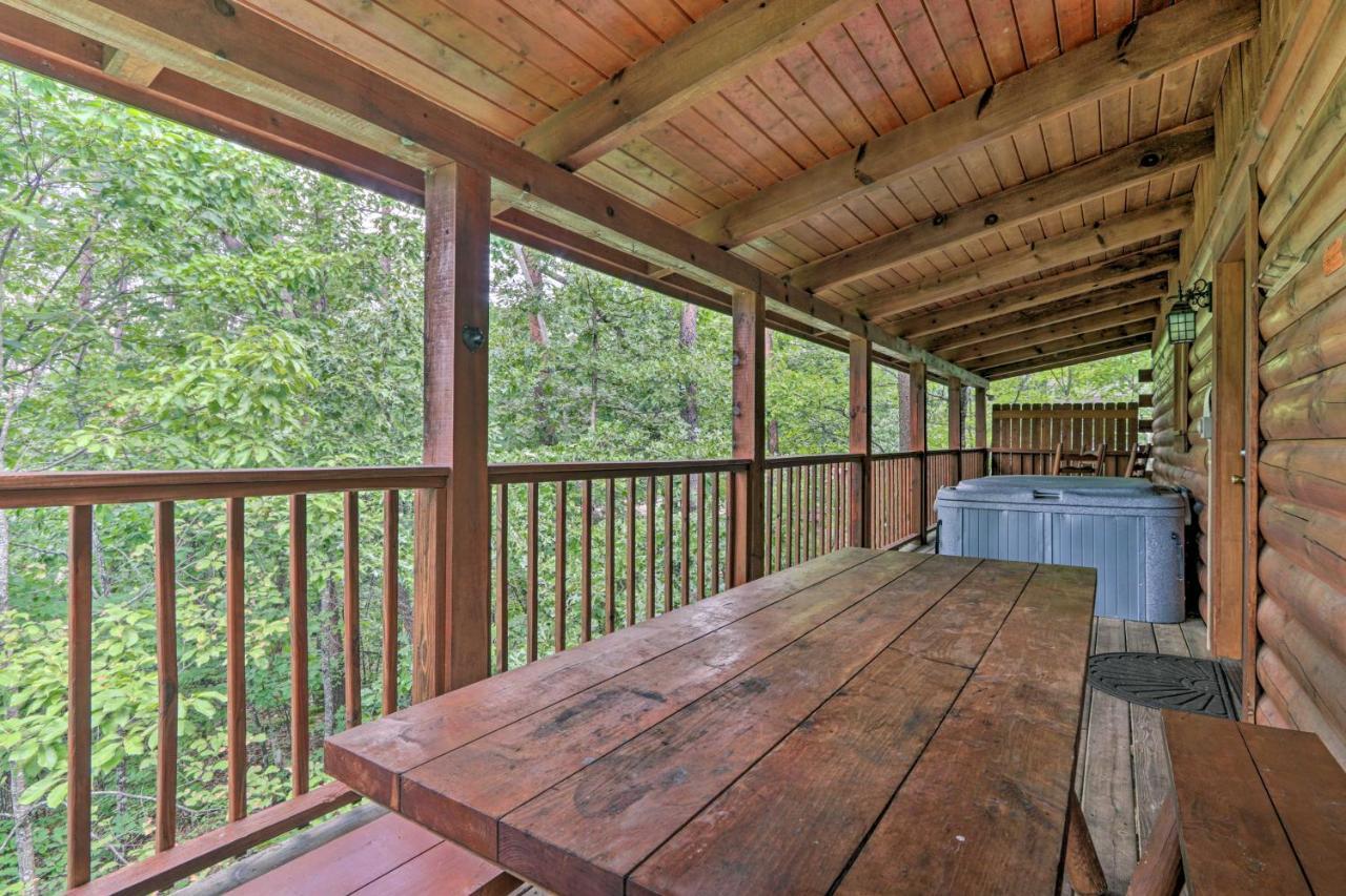Cabin With Deck And Fireplace Less Than 3 Mi To Dollywood! Пиджен Фордж Екстериор снимка