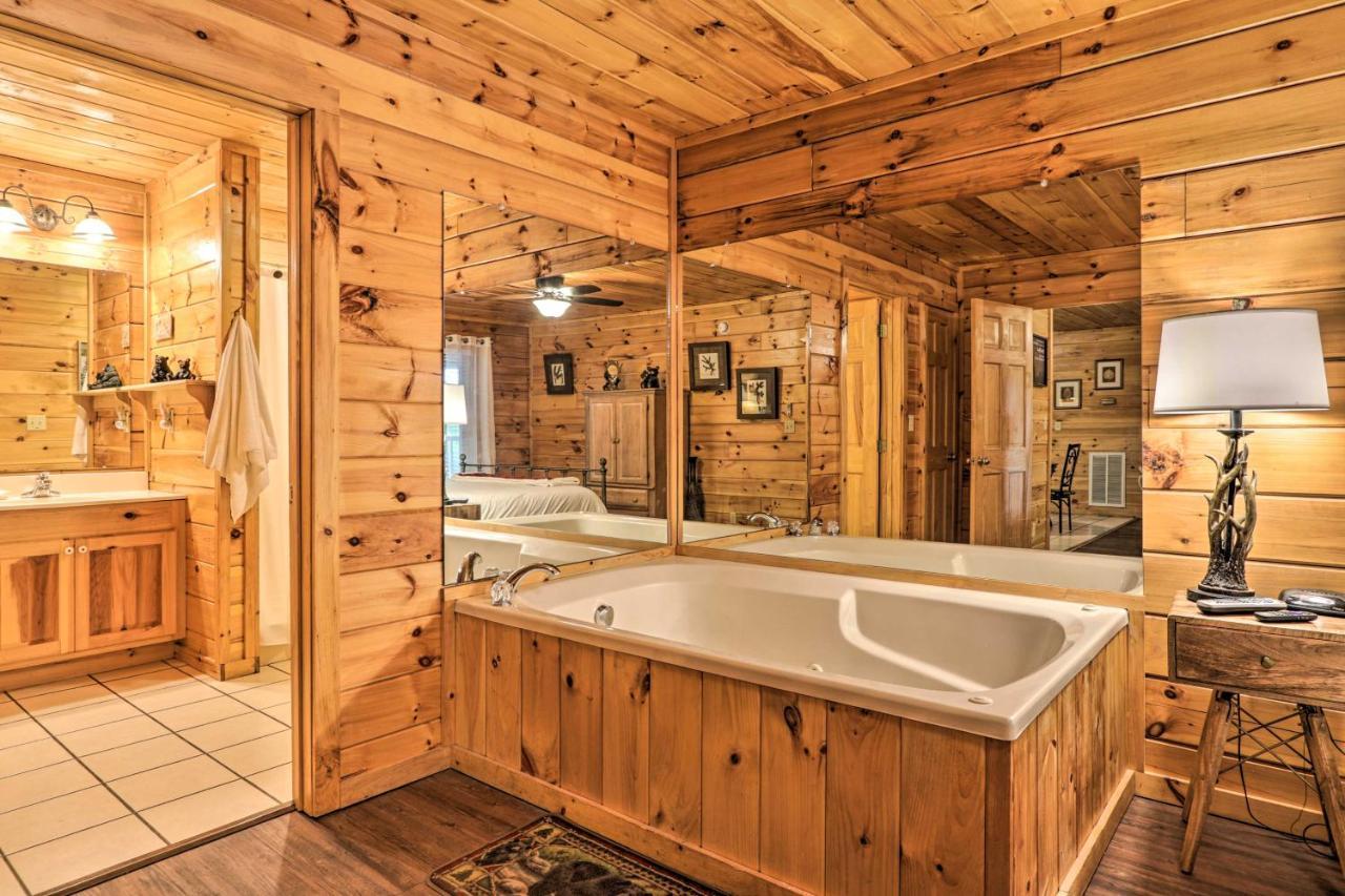 Cabin With Deck And Fireplace Less Than 3 Mi To Dollywood! Пиджен Фордж Екстериор снимка