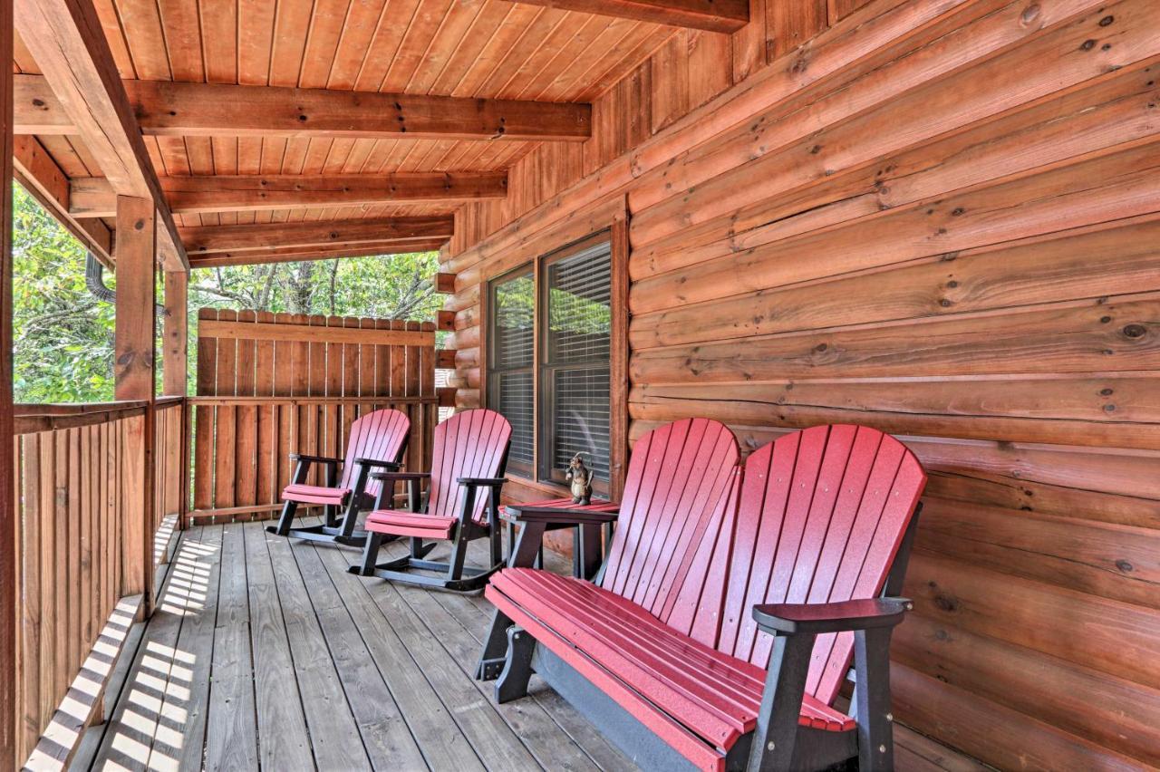 Cabin With Deck And Fireplace Less Than 3 Mi To Dollywood! Пиджен Фордж Екстериор снимка
