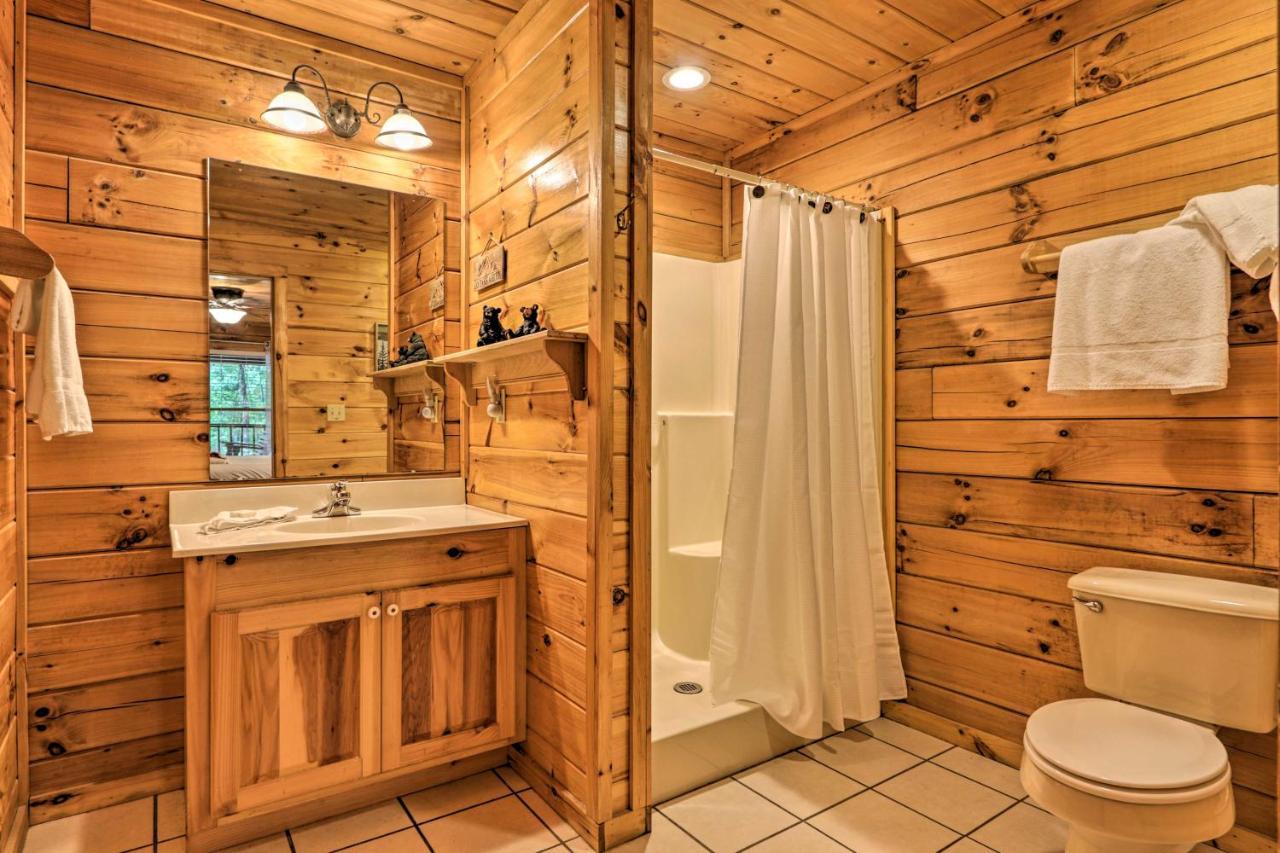Cabin With Deck And Fireplace Less Than 3 Mi To Dollywood! Пиджен Фордж Екстериор снимка